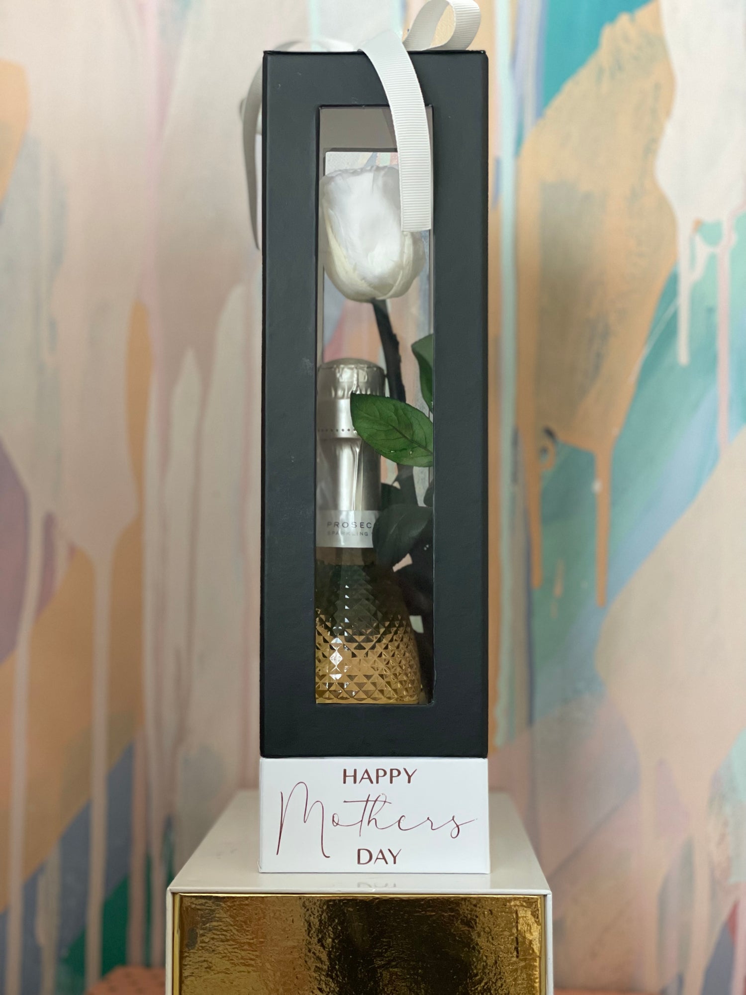 https://xox-with-love.myshopify.com/products/mothers-day-champagne-rose-custom-gift-box?_pos=1&_sid=f9cf8a8f1&_ss=r&variant=39971109666910